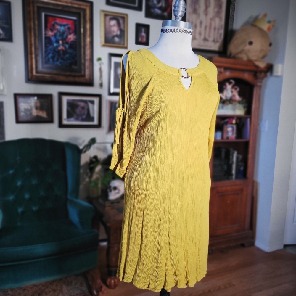Naif Yellow Shift Dress Womens Large Cold Shoulder‎ Mustard Boho Keyhole Rayon L